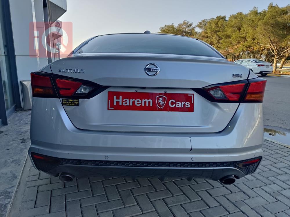 نیسان ئەلتیما